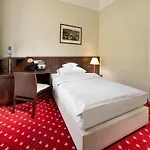 Hotel Clarion Grandhotel Zlaty Lev 4*