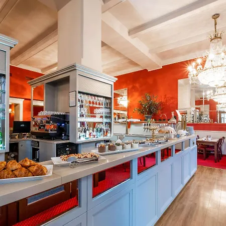Clarion Grandhotel Zlaty Lev فندق 4*