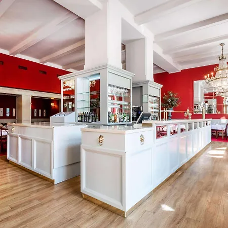 Hotel Clarion Grandhotel Zlaty Lev 4*