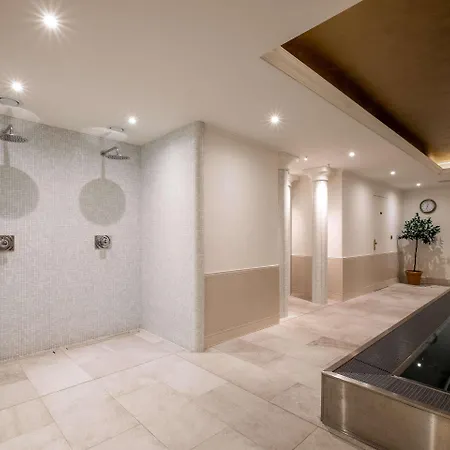 Clarion Grandhotel Zlaty Lev 4*