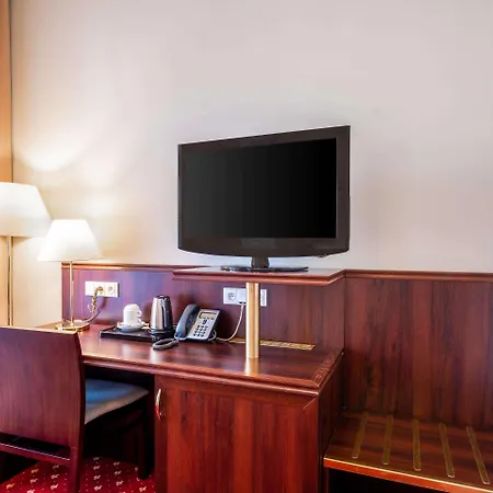 فندق Clarion Grandhotel Zlaty Lev 4*