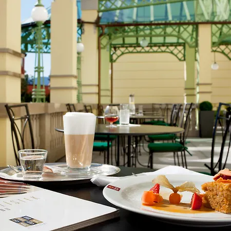 Hotel Clarion Grandhotel Zlaty Lev 4*