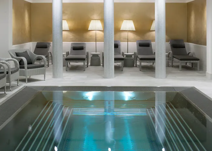 Clarion Grandhotel Zlaty Lev Ξενοδοχείο 4*